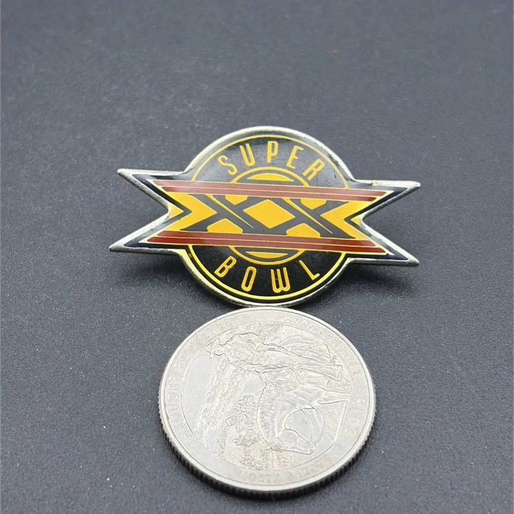 Super‎ Bowl XX NFL Football Lapel Hat Pin